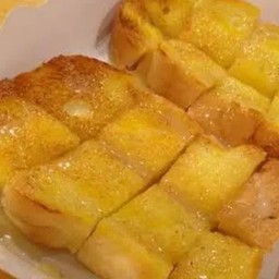 ขนมปังปิ้งเนย+นม+น้ำตาล 2แผ่น (ปังธรรมดา)