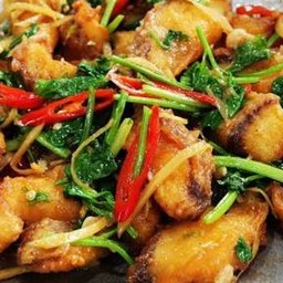 เนื้อปลากระพงผัดขึ้นฉ่าย