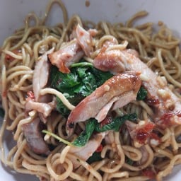 บะหมี่ผัดกะเพราไก่ย่างเทอริยากิ