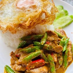 ข้าวราดหมูผัดพริกแกงใต้