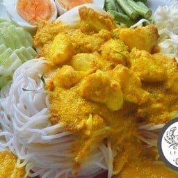 ขนมจีนน้ำยาปู ครัวบ้านเลิศประภา อ่อนนุช