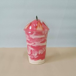 สตรอเบอรี่สมูทตี้โยเกิร์ต