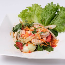 ยำโอชา (ตึกน้ำตาล สุขสวัสดิ์15)