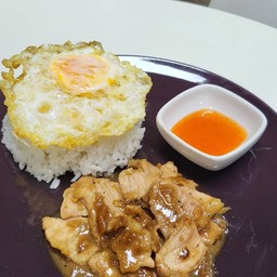 หมูนุ่มหมักกะเทียม+ไข่ดาว