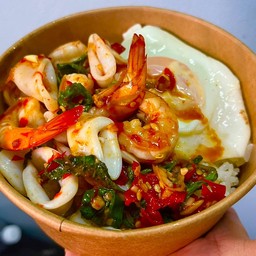 กะเพาทะเล+ไข่ดาว