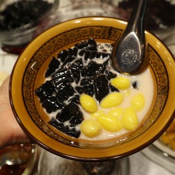 เฉาก๊วย แปะก๊วย นมสด