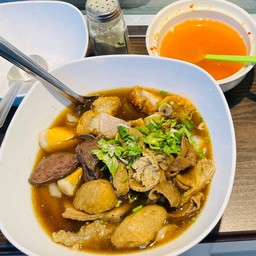 กะเพราถาด&สปาเก็ตตี้ กะเพราถาด&สปาเก็ตตี้