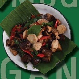 เห็ดหอมลูกชิ้นปลาผัดฉ่าเจ