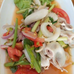 ยำไส้ตัน