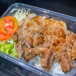 ข้าวหมูย่างจิ้มแจ่ว