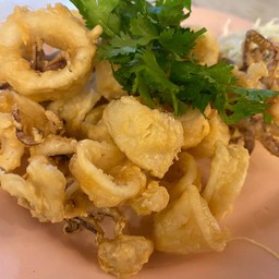 ปลาหมึกทอดกระเทียมพริกไทย