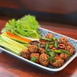 ลาบหมูทอด