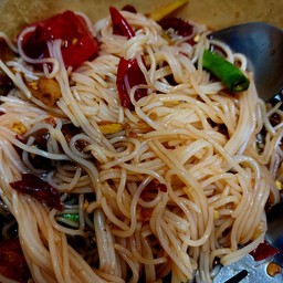ตำขนมจีน