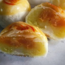 ขนมเปี๊ยะไส้ไข่เค็ม