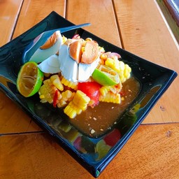 ตำข้าวโพดไข่เค็ม