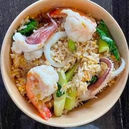 ข้าวผัดรวมมิตร