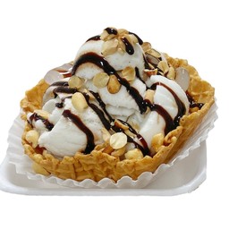 ไอติมถ้วยวาฟเฟิล ราดช็อกโกแลต