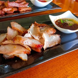 คอหมูย่างแท้