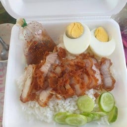 ข้าวหมูทอด เทพธิดา สาขาคลองเตย