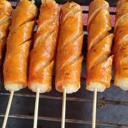 ไส้กรอกไก่ย่างสอดใส้ข้าวเหนียว