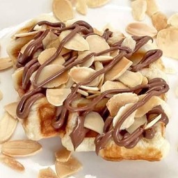 Mini ครอฟเฟิล นูเทลล่า อัลมอนด์