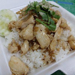 ไก่กระเทียมราดข้าว