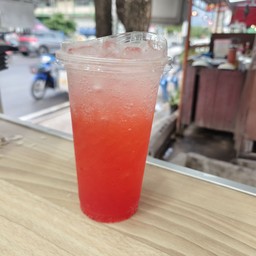 สตอเบอรี่โซดา