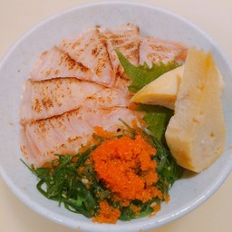 salmon burn rice bowl