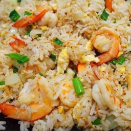ข้าวผัดปลาหมึก