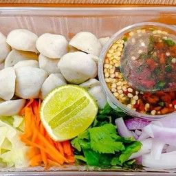 ยำลูกชิ้น