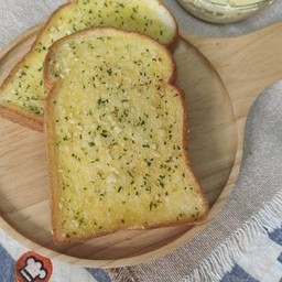 ปังแผ่นกระกระเทียม (2แผ่น)