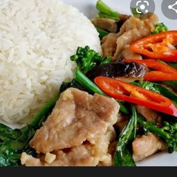 ผัดคะน้าหมูหมัก