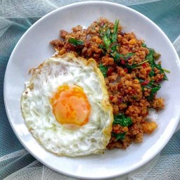 ครัวบ้าน (ผัดกะเพรา)
