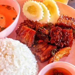 ข้าวกระเพราหมูกรอบ