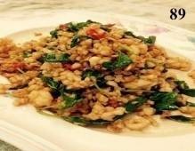 กุ้ง หมึกสับ ผัดใบกะเพรา กลาง (Medium)