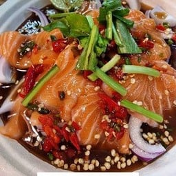 ยำแซลม่อน