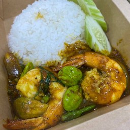 ผัดพริกแกงใต้กุ้งสตอราดข้าว