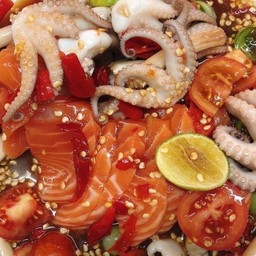 เหลาแซลมอน+หมึกสาย