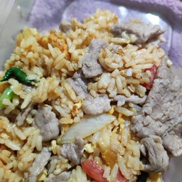 ข้าวผัดเนื้อ