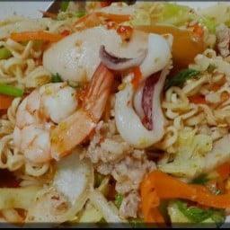 ยำแซ่บ