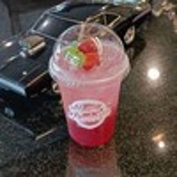 สตอเบอร์รี่โซดา