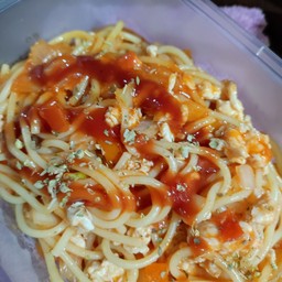 สปาเก็ตตี้ซอสแดงไก่สับ