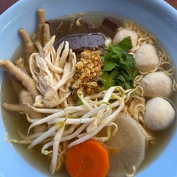 ร้านแกงเส้นแม่นีนาไก่