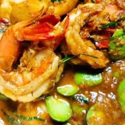ผัดพริกแกงใต้สตอกุ้ง