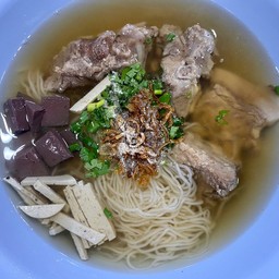 ก๋วยจั๊บกระดูกหมู พิเศษ