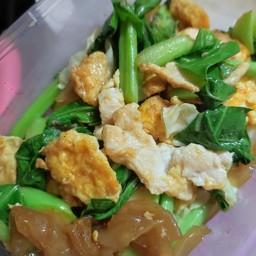 ผัดซีอิ๊วไก่