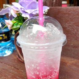 น้ำแดงโซดาเย็น