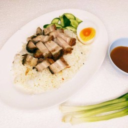 ข้าวหมูกรอบ กุนเชียง