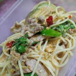 สปาเก็ตตี้ผัดเขียวหวานไก่