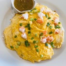 ข้าวไข่ข้นกุ้ง เสริฟพร้อมน้ำจิ้มซีฟู้ด